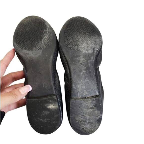 Tory Burch Size 6.5  Black Gold Logo Workwear Leather Closed Toe Luxury Flats - Picture 4 of 6